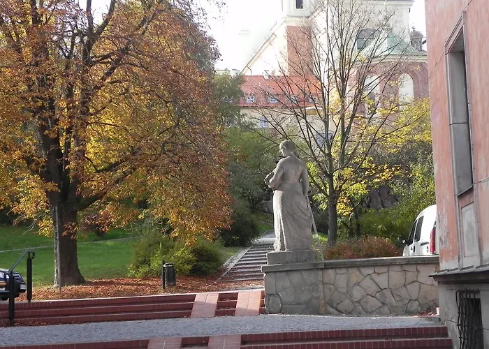 Mariensztat - 2 Swans *